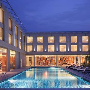 Courtyard By Marriott Kochi Airport